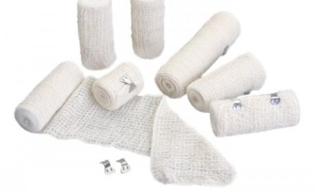 Crepe Bandages with 2 Clips – 75mm x 4.5M – 60g. 12